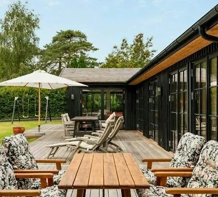 Architect-designed Summer House Near Tisvilde