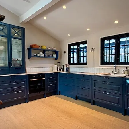 Architect-designed Summer House Near *